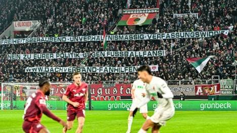 Ein Spruchbanner des Dachverbandes aus dem Frühjahr