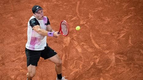 Dominik Koepfer muss sich im Duell mit Roger Federer geschlagen geben