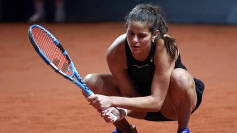 Porsche Tennis Grand Prix Stuttgart - Day 3 Görges in der Hocke