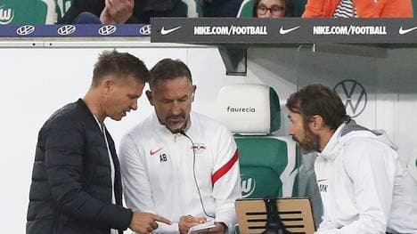 Kurth (r.) übernimmt für Marsch (l.) und Beierlorzer