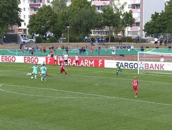 Der FC Einheit Wernigerode kam bei seinem DFB-Pokal-Debüt unter die Räder. Gegen den SC Paderborn verlor der Oberligist 0:10 - vier Treffer gingen auf das Konto von Neuzugang Marvin Pieringer.