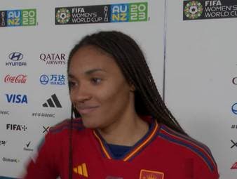 Salma Paralluelo schießt Spanien im WM-Viertelfinale gegen die Niederlande in der Verlängerung ins Halbfinale - und verrät anschließend, welche Rolle die bittere Pleite gegen Japan für den Erfolg ihres Teams spielt.