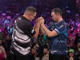 Gian van Veen gewinnt das Viertelfinale gegen Ex-Weltmeister Luke Humphries und komplettiert die Halbfinals der Darts-WM 2026.