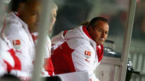 Huub Stevens muss mit Stuttgart gegen Schalke ran