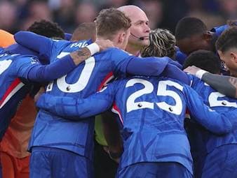 Die Spieler des FC Chelsea sorgen mit einem besonderen Spielerkreis für Aufsehen - der Trainer bezieht im Anschluss der Partie gegen Newcastle Stellung dazu. 