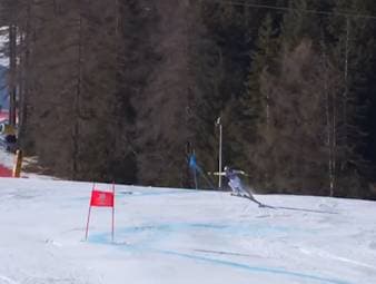 Lena Dürr liegt vor dem zweiten Lauf im olympischen Riesenslalom auf Rang zwei - doch vergibt wenige Tore vor dem Ziel die sicher geglaubte Medaille. 