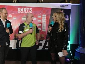 Michael van Gerwen spricht vor dem Finale der Darts WM 2025 gegen Luke Littler mit SPORT1 über einen Titel, der ihn nicht interessiert.