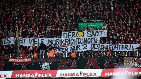 Fans von Bayer Leverkusen in Bremen