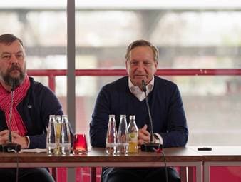 Marie-Louise Eta ist die erste Cheftrainerin der Bundesliga. Horst Heldt vom 1. FC Union Berlin spricht über die sexistischen Reaktionen, die die Trainerin in den sozialen Medien erfährt.