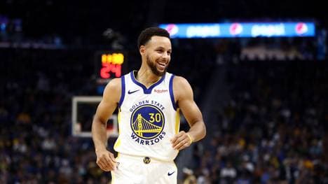 Stephen Curry wird von den Golden State Warriors fürstlich belohnt