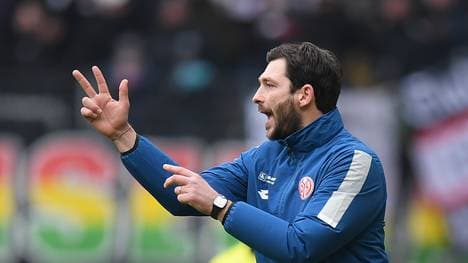 Sandro Schwarz bereitet Mainz 05 auf die anstehende Bundesliga-Saison vor