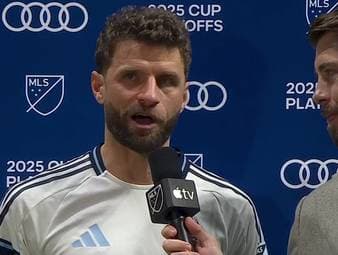 Thomas Müller zeigt sich nach dem dramatischen Sieg im Elfmeterschießen gegen den LAFC emotional. Der Ex-Münchner über das Leiden in Unterzahl, die Klasse von Heung-Min Son und das Glück des Tüchtigen.