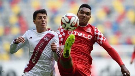 Jonathan Tah (r.) war zuletzt an Fortuna Düsseldorf ausgeliehen