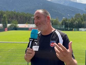 Frank Schmidt spricht über Werte im Fußball, erklärt, wo für ihn klare Grenzen verlaufen, und warum der Sinn und Zweck des Spiels nie aus dem Blick geraten darf.