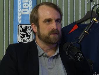 Im SPORT1-Podcast "DEEP DIVE" spricht Löwen-Legende Daniel Bierofka über seine Zeit beim FC Bayern München und verrät, was die beiden Stadtrivalen unterscheidet. 