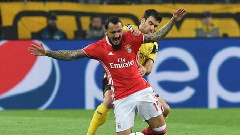 Kostas Mitroglou spielte 2017 mit Benfica gegen Sokratis und den BVB in der Champions League