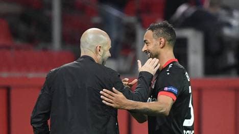 Trainer Peter Bosz feierte mit Bayer Leverkusen einen Sieg gegen den FC Augsburg