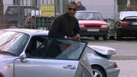 Julio Cesar schaut während seiner Verletzungspause mal beim BVB-Training vorbei