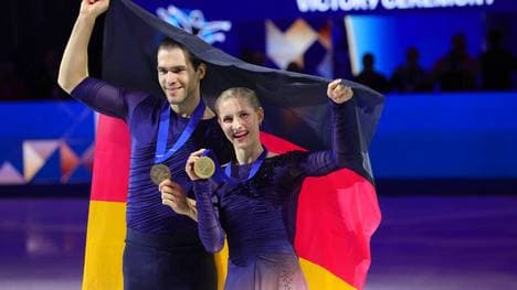 Minerva Hase und Nikita Volodin feierten zusammen den WM-Titel