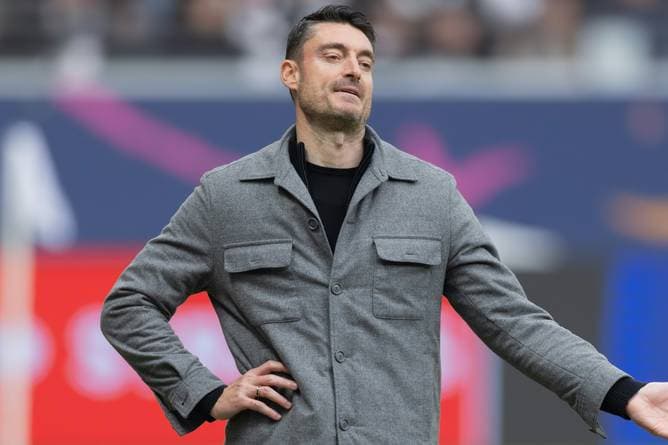 Frankfurt-Coach blendet Kritik aus