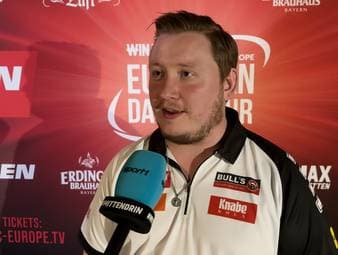 Martin Schindler spielt am Finaltag des German Darts Grand Prix um den Titel mit. Nach seinem Achtelfinaleinzug spricht der 29-Jährige im exklusiven SPORT1-Interview über Erleichterung, mentale Baustellen und den starken Auftritt von Marcel Hausotter.