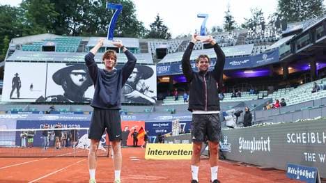 Dominic Thiem (r.) muss sich knapp Andrej Rublew (l.) geschlagen geben