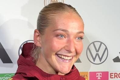 DFB-Debütantin strahlt nach erstem Länderspiel