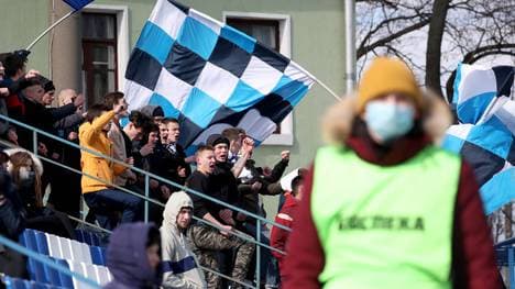 Auch in Weißrussland rollt der Ball noch
