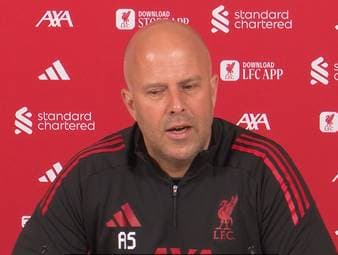 Nach dem Aus in der Champions League muss Liverpool-Star Hugo Ekitiké aufgrund seiner Verletzung zudem auf die WM im Sommer verzichten. Trainer Arne Slot hofft auf ein starkes Comeback seines Stürmers.