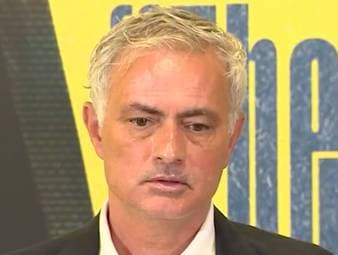José Mourinho wurde als neuer Trainer von Fenerbahçe Istanbul vorgestellt und dort von den Fans frenetisch empfangen. Der Startrainer möchte die Erwartungen erfüllen und Titel gewinnen.