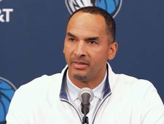 Nico Harrison, der umstrittene General Manager der Dallas Mavericks, gibt zu, dass ihm nicht klar war, wie enorm wichtig der abgegebene Superstar Luka Doncic den Fans war.