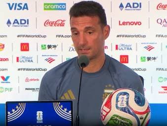 Argentiniens Trainer Lionel Scaloni bewertet nach dem überzeugenden Sieg gegen Österreich die einzigartige Leistung seines Superstars Lionel Messi.