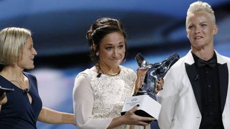 Bei den Frauen ist es eine Wolfsburger Angelegenheit. Nina Müller, Nadine Kessler und Nilla Fischer (v.l.n.r.) stehen allesamt im Kader des Champions-League-Gewinners. Doch nur eine kann in Monaco gewinnen und es ist Kessler