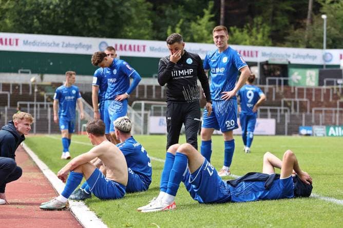 Kickers werfen Aufstieg weg! Ausgerechnet dieses Team jubelt