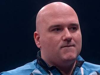 Dirk van Duijvenbode und Rob Cross zittern im Decider um den Viertelfinaleinzug der European Darts Trophy. Ex-Weltmeister Cross verpasst sogar ein Single-Feld.