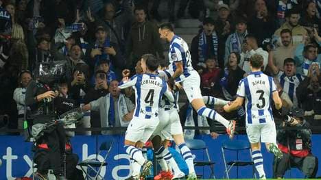 Sheraldo Becker erzielt gegen den FC Barcelona den Siegtreffer