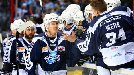 Hamburg Freezers v Thomas Sabo Ice Tigers - DEL