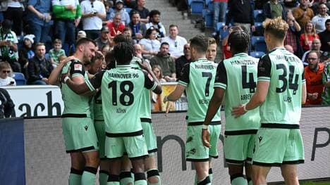 Hannover schießt Bielefeld in den Abstiegskampf