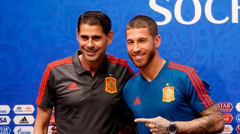 Spaniens Aushilfstrainer Fernando Hierro (l.) und Kapitän Sergio Ramos