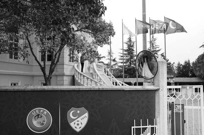 Fan im Stadion tödlich verunglückt