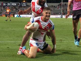 Die australische Rugby-Liga NRL ist in die neue Saison gestartet. Der zweite Spieltag beeindruckte besonders mit zwei spektakulären Kicks.