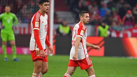 Die Bayern-Spieler Aleksandar Pavlovic (l.) und Raphael Guerreiro zeigten starke Leistungen gegen den VfB Stuttgart