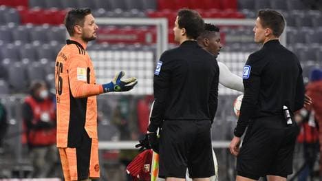 Sven Ulreich (l.) war nach dem Spiel nicht gut auf die DFL zu sprechen