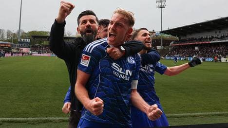 Schalke peilt fest den Aufstieg an