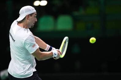 Struff verliert Nervenspiel