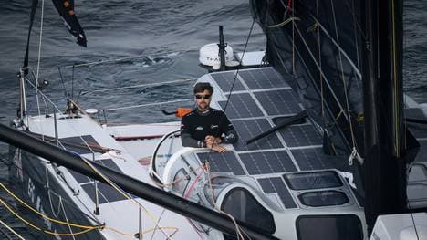 Boris Herrmann ist im Ziel der Vendee Globe