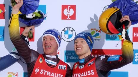 Max Langenhan (r.) holte bei der Rodel-WM Gold, Felix Loch Bronze