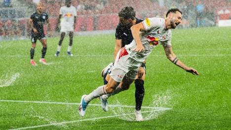 Das Qualifikationsspiel zur Champions League zwischen Salzburg und Pafos wurde aufgrund Starkregens abgebrochen