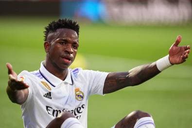 Hämischer Beifall! Real-Star bleibt von Platzverweis verschont