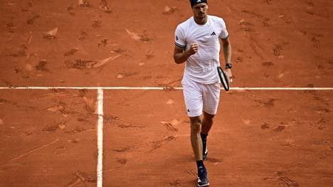 Zverev steht im Viertelfinale von Paris